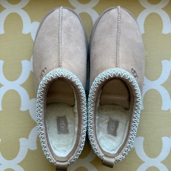 UGG Tan Platform Shoes - Picture 7 of 8